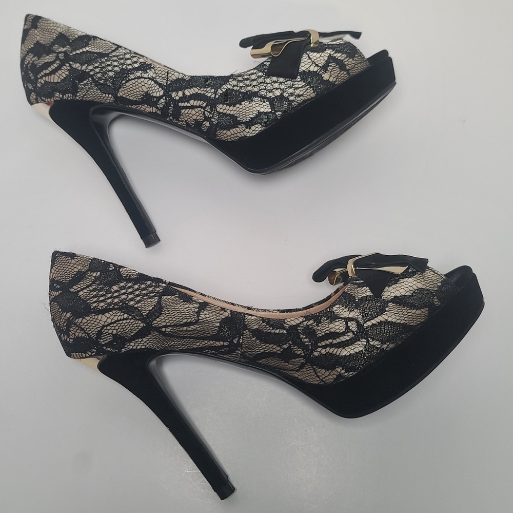 Guess Platform Peep Toe High Heel Pumps Black Lace Over Champagne Gold, 6.5M - Picture 14 of 15